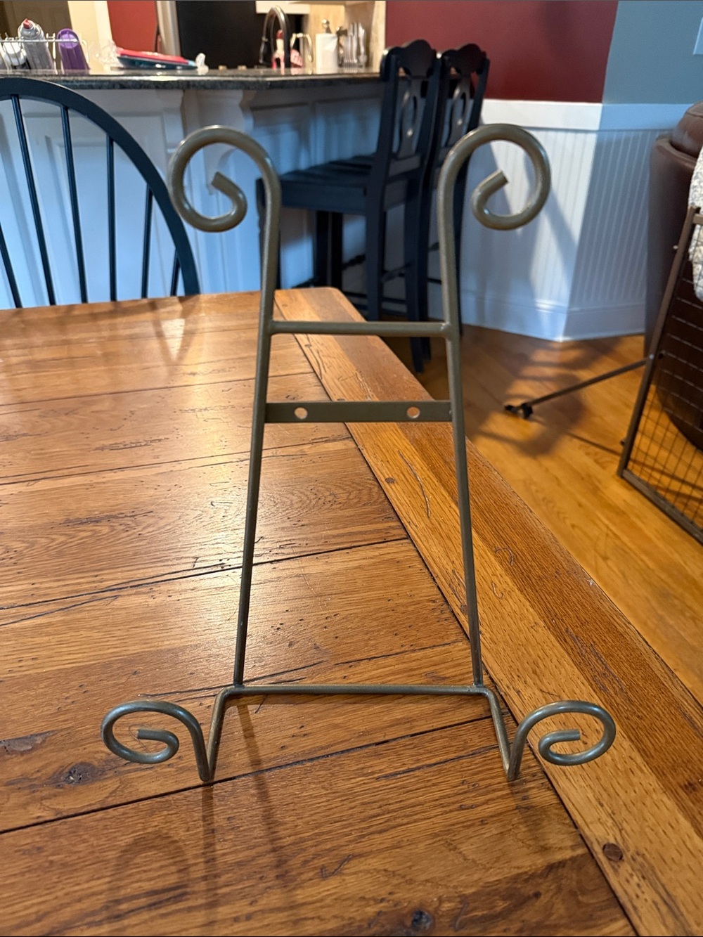 Kirklands Metal Display Easel in Gold